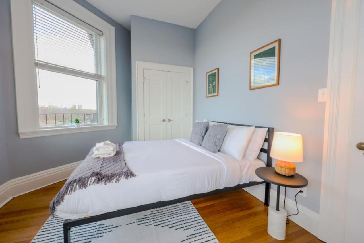 Spacious Back Bay 2br Boston