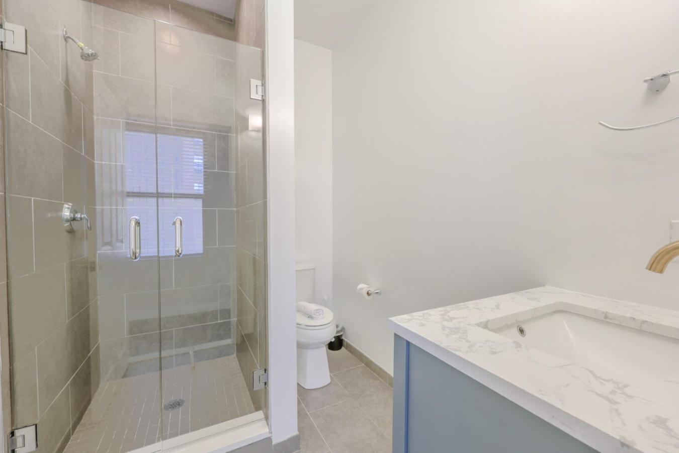Apartment Luxury Loft Washer And Dryer Pet Friendly