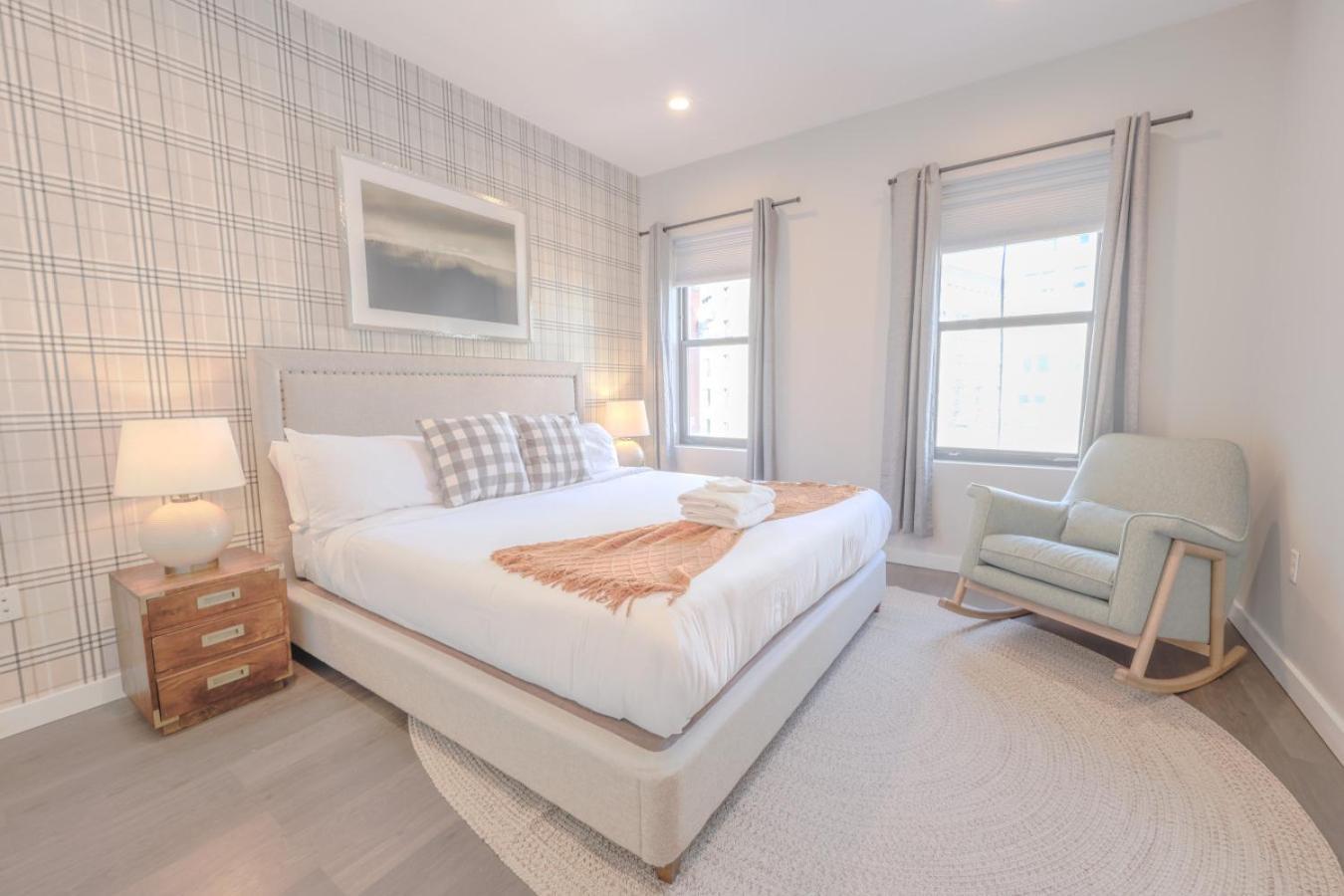Luxury Loft Washer And Dryer Pet Friendly Apartment Boston