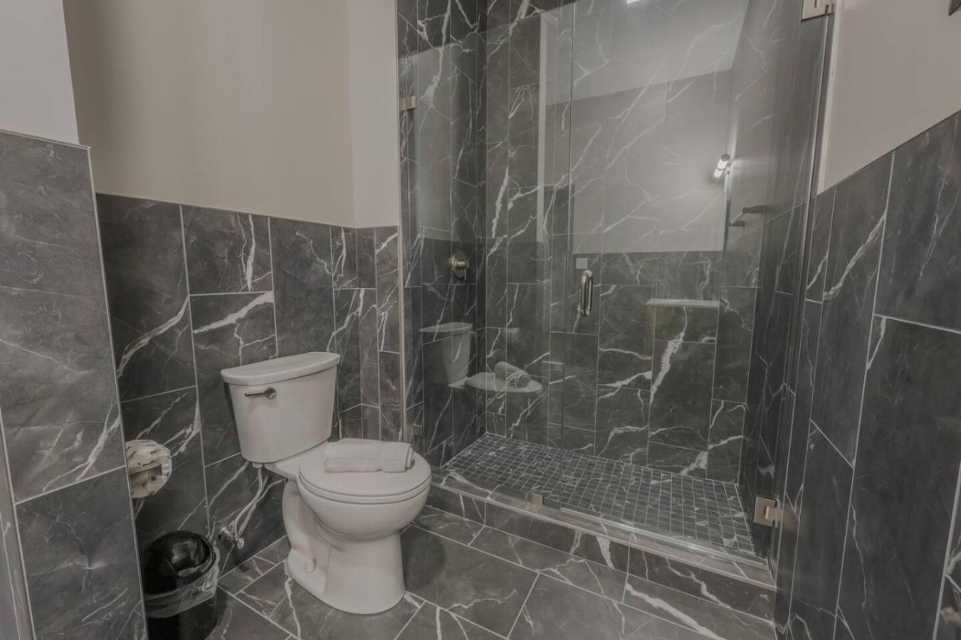 Apartment Stylish Downtown 2 Bedroom Boston