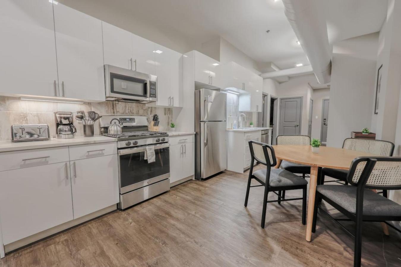Stylish Downtown 2 Bedroom Apartment Boston