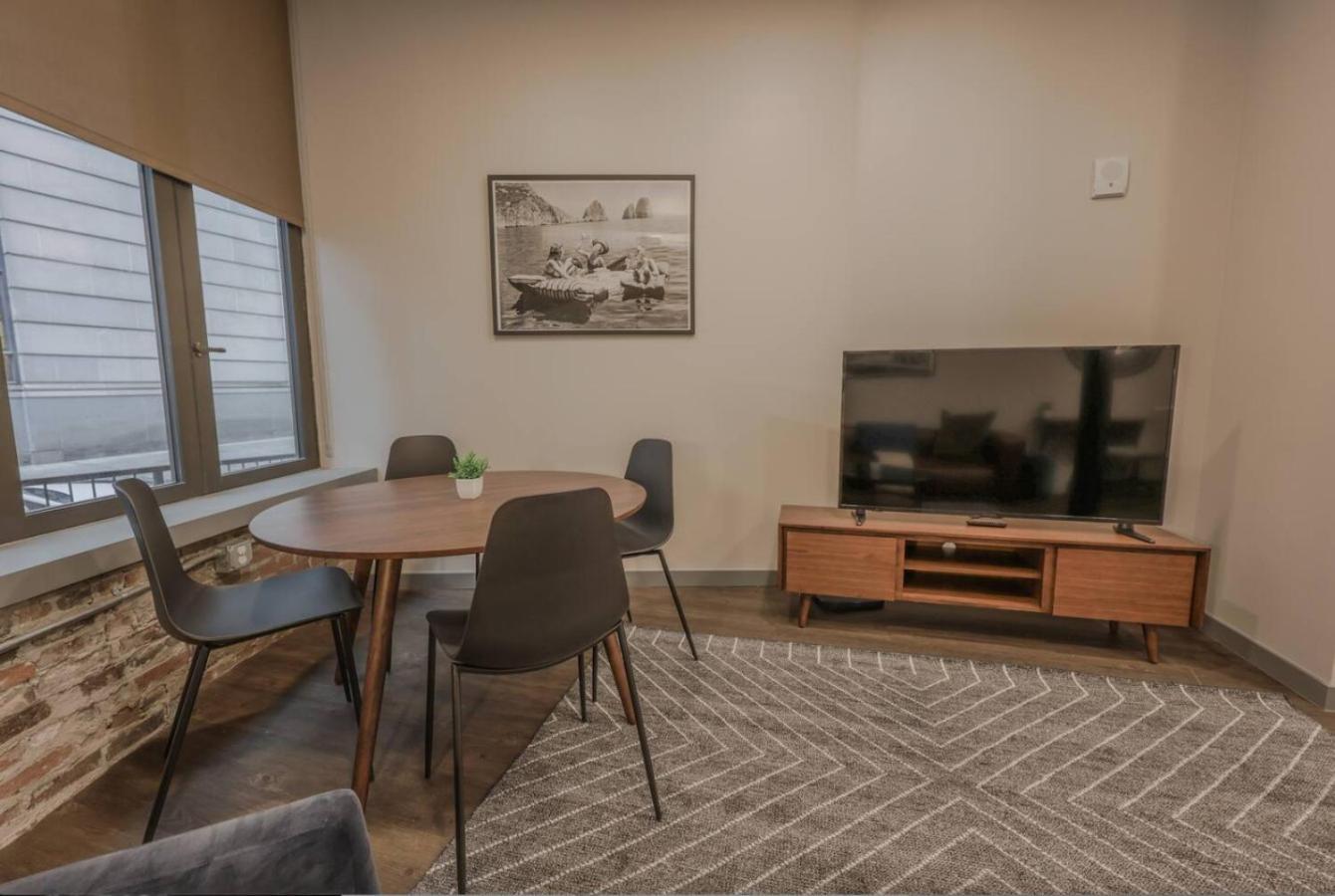 Apartment Classic And Chic 1 Bedroom Boston