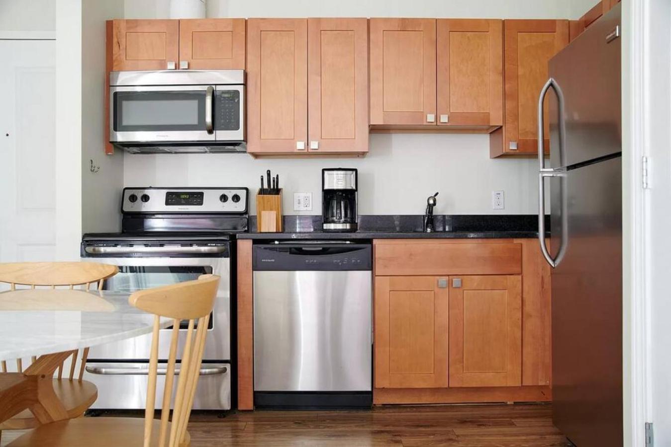 Lavish Fidi 2br 2ba Close To Everything *