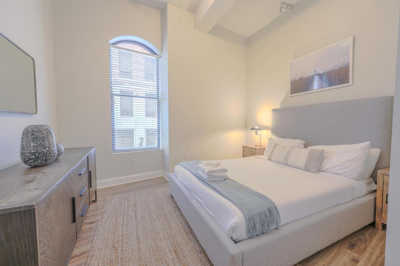 Airy 2br In Fidi Walk Anywhere Apartment Boston