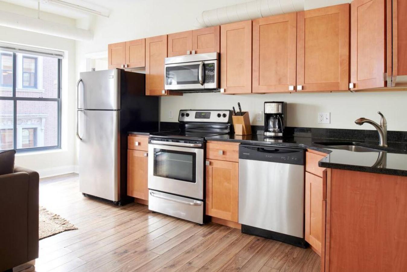 Bold And Spacious 2 Bed In Financial District