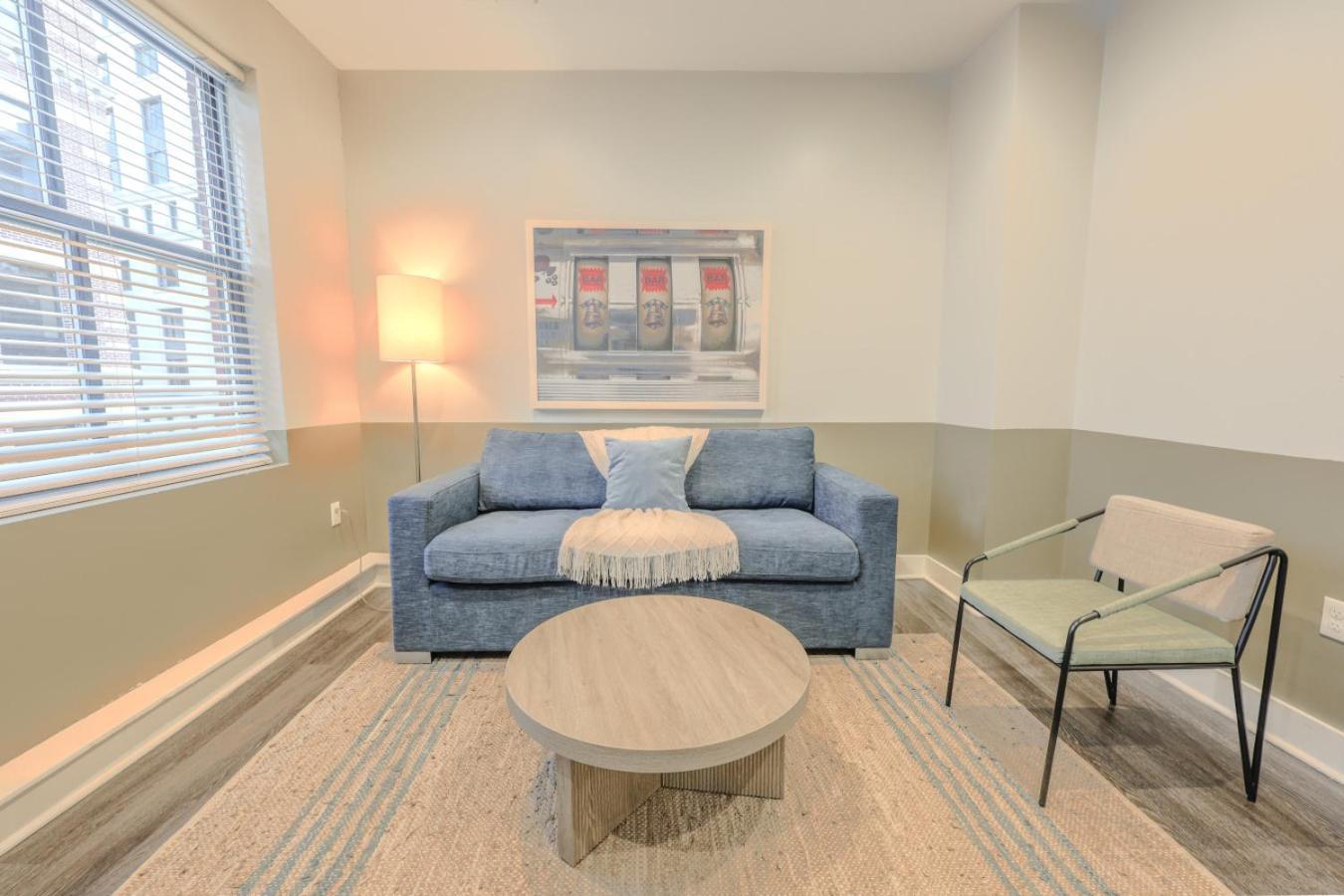 Financial District 1br Walk To Anything Apartment