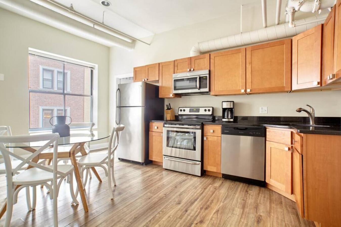 Fidi 2 Bedroom With Keyless Entry And Fully Furnished *