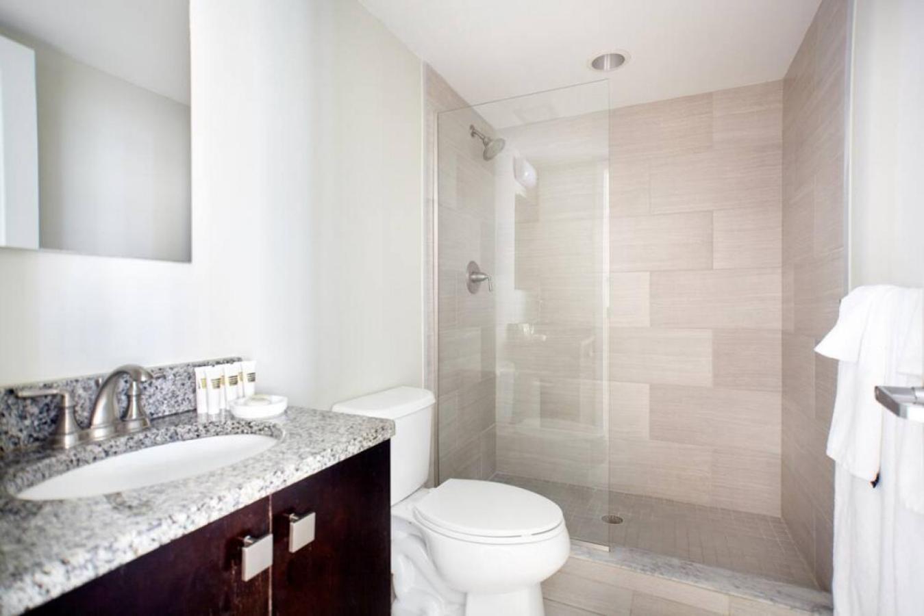 Fidi 2 Bedroom With Keyless Entry And Fully Furnished *