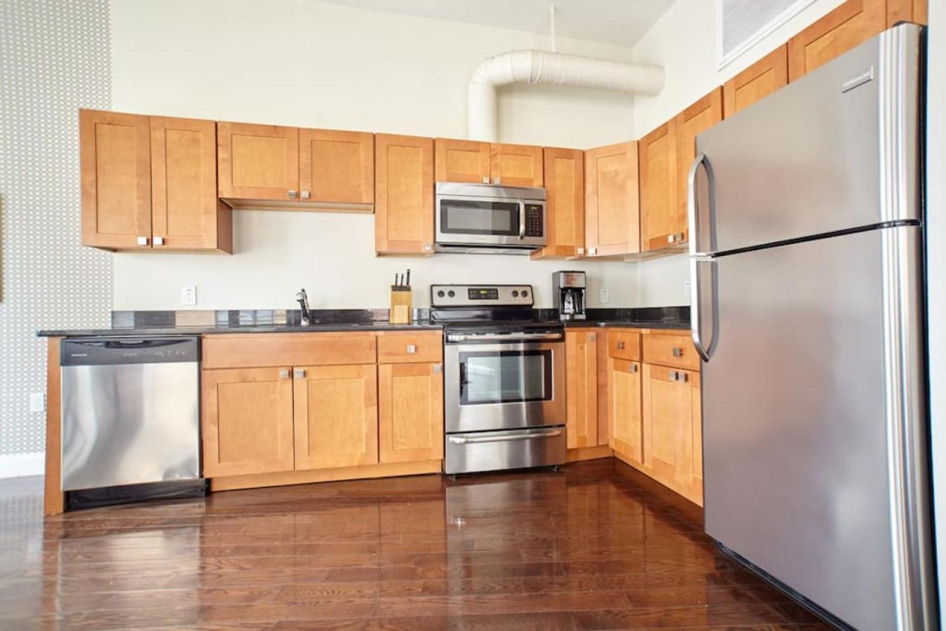 Open Air 2br In Fidi Close To Everything Apartment