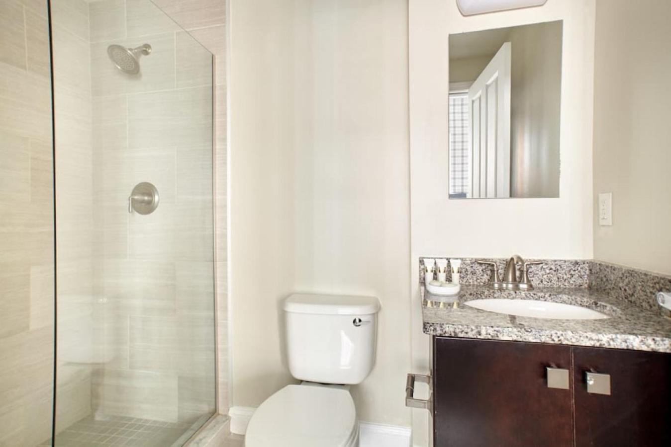 Apartment Fidi 2 Bedroom With Keyless Entry And Fully Furnished Boston