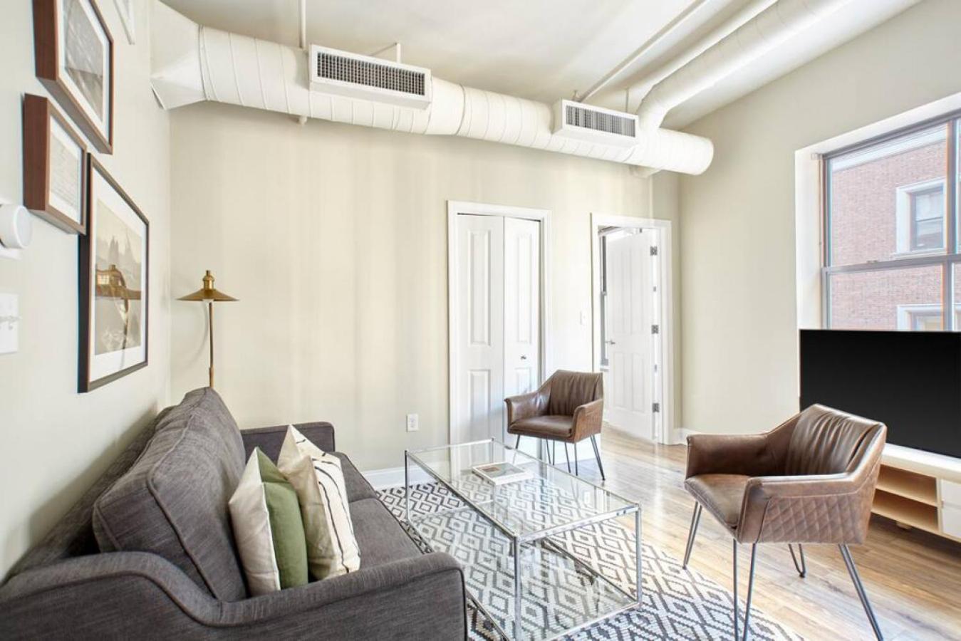 Fidi 2 Bedroom With Keyless Entry And Fully Furnished