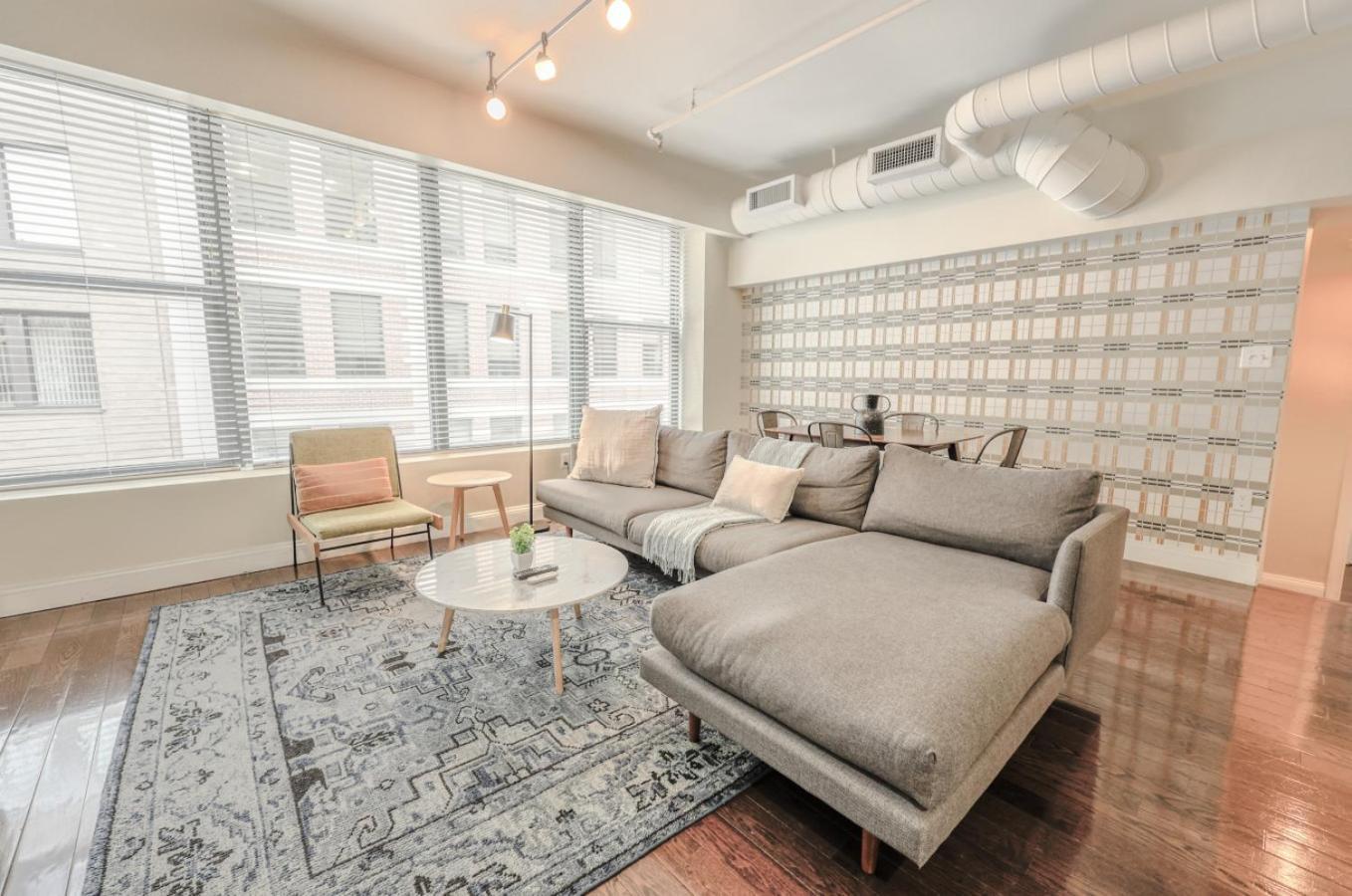 Gorgeous 2br In Financial District Apartment