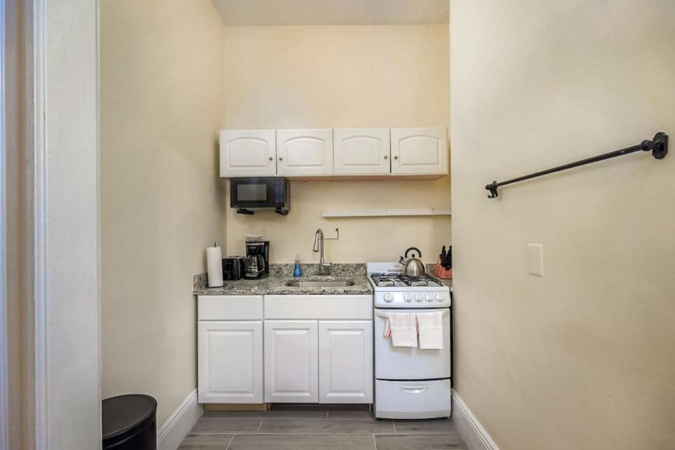 Cozy Back Bay 1 Bed 1 Bath
