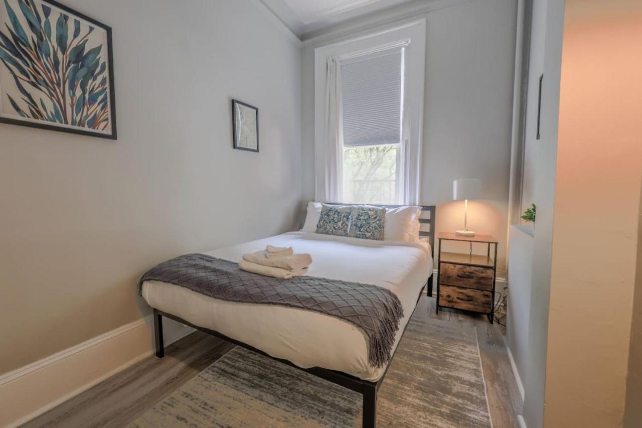 Bright Newbury Street 1 Bedroom Boston