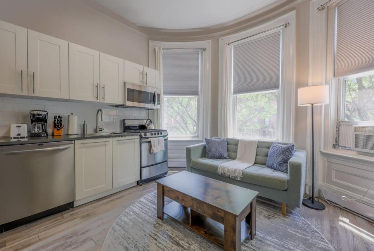 Bright Newbury Street 1 Bedroom * Boston