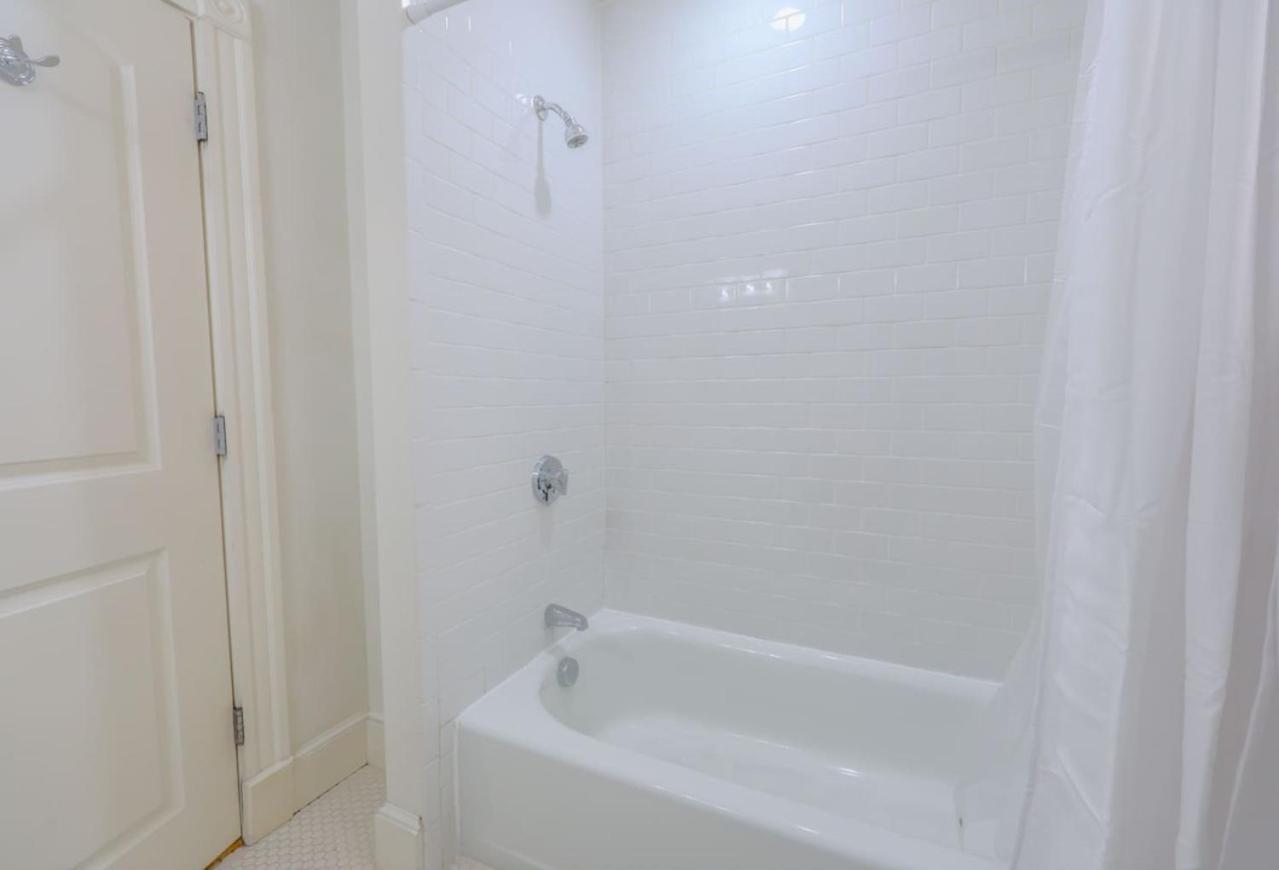 Apartment Simple 2 Bed 2 Bath Close To Fenway