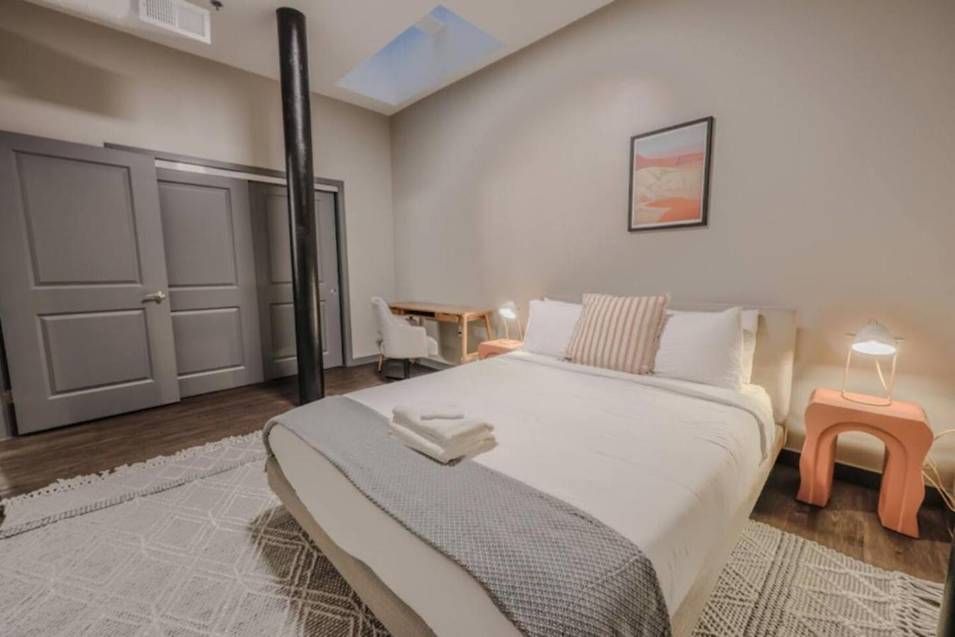 Chic Modern 2 Bed With Exposed Brick