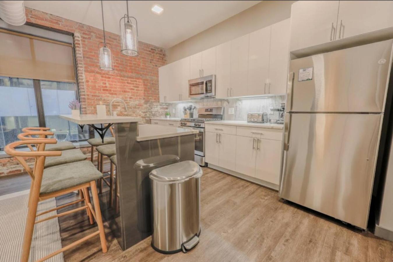 Apartment Chic Modern 2 Bed With Exposed Brick Boston