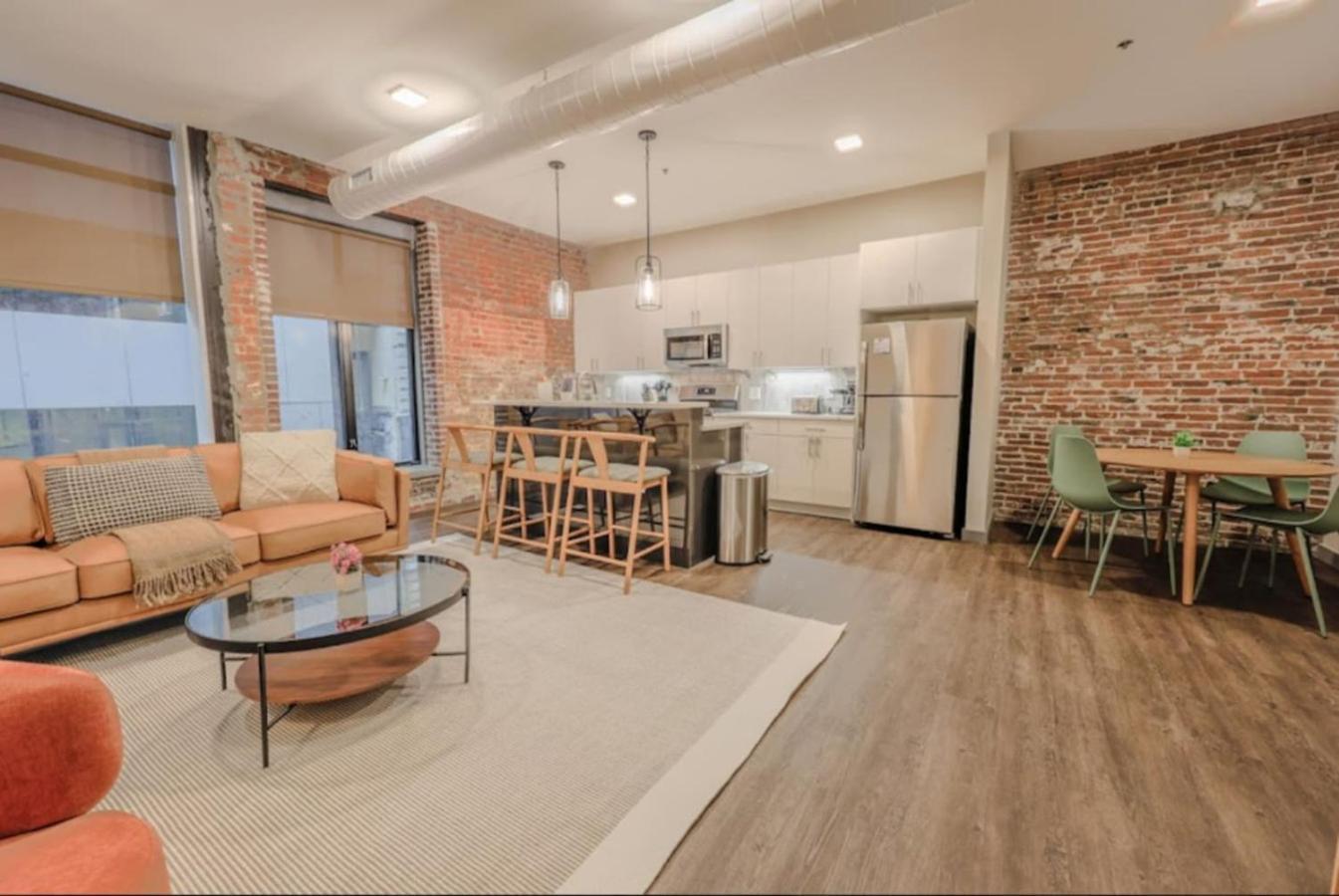 Chic Modern 2 Bed With Exposed Brick * Boston