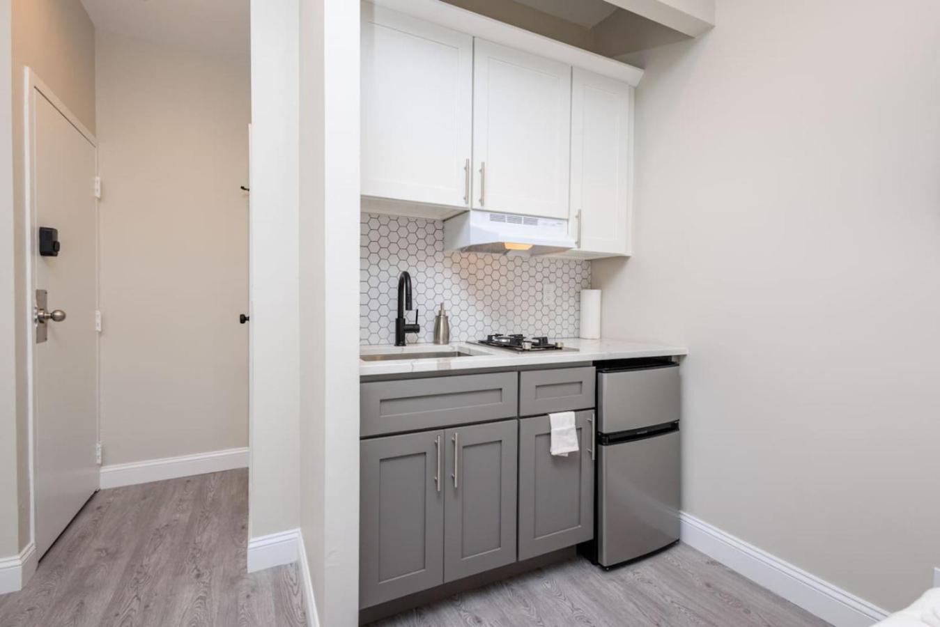 Apartment Compact Back Bay *