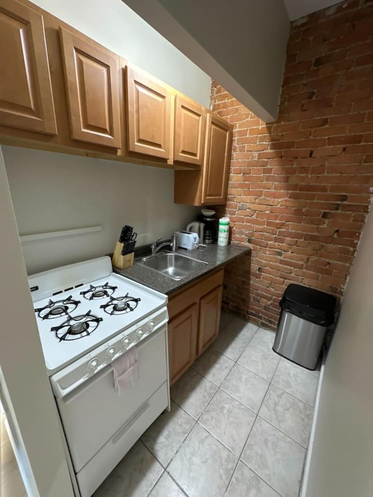 Bright And Cozy Apartment Boston