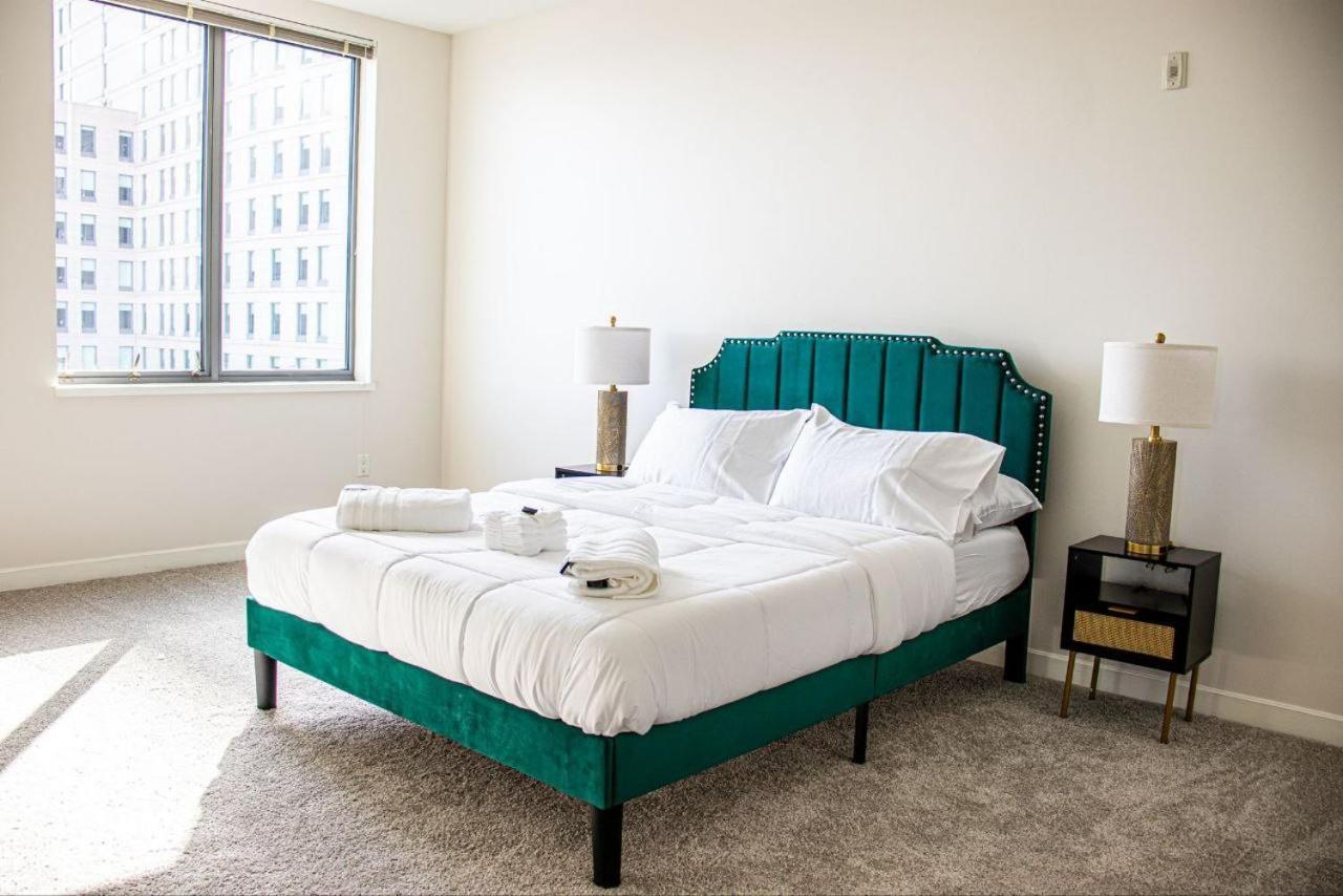Spacious Near Seaport * Boston