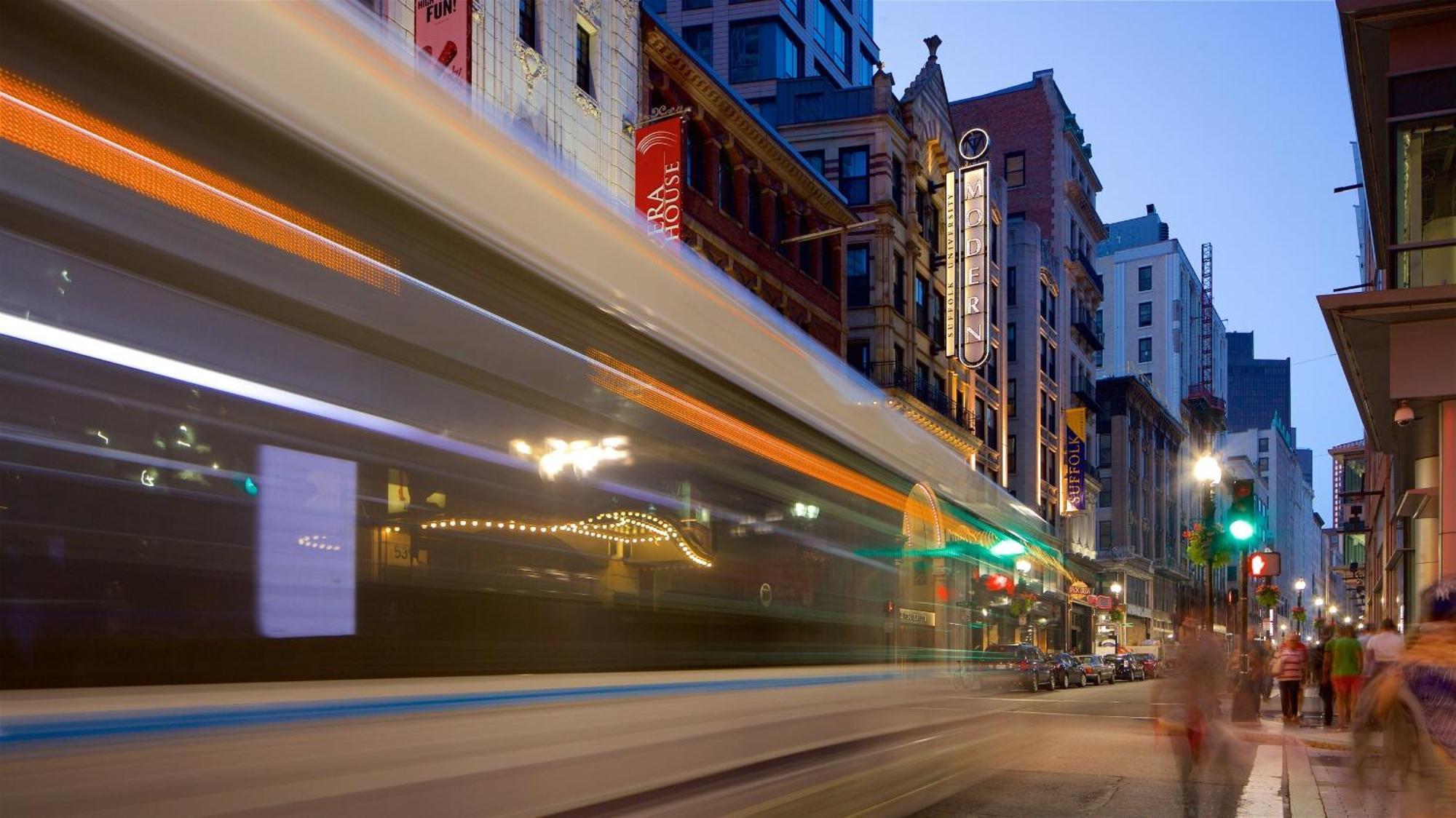 1br In The Heart Of Downtown Famous Nightlife Theater District With Bed Full Of Promises Td Garden Common Park Mbta Apartment Boston