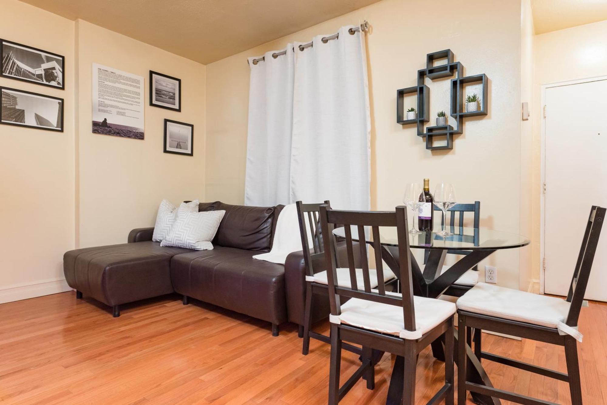 Apartment 1br In The Heart Of Downtown Famous Nightlife Theater District With Bed Full Of Promises Td Garden Common Park Mbta Boston
