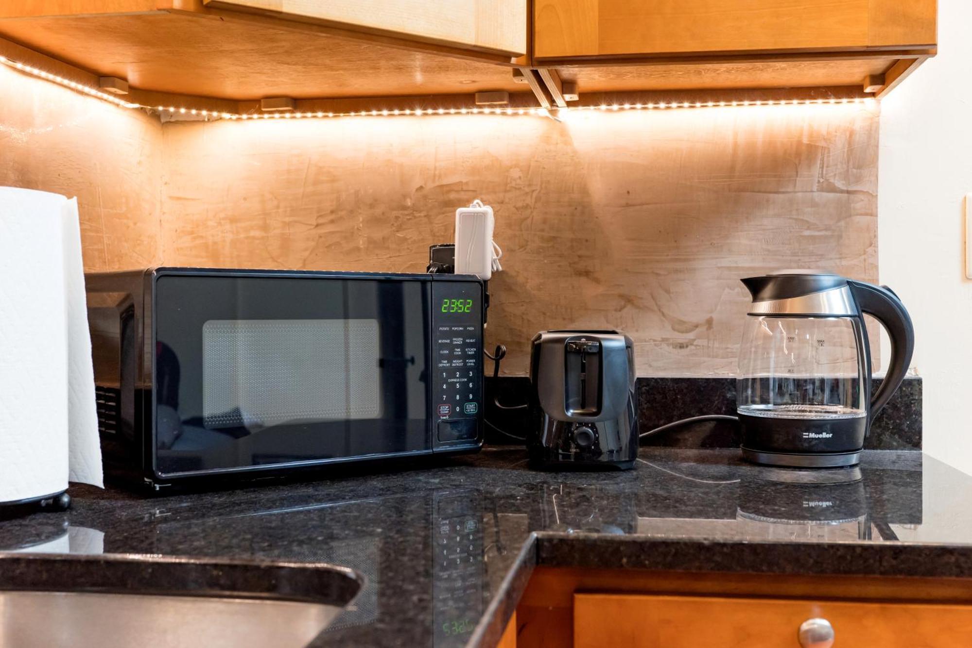 Apartment 1br In The Heart Of Downtown Famous Nightlife Theater District With Bed Full Of Promises Td Garden Common Park Mbta