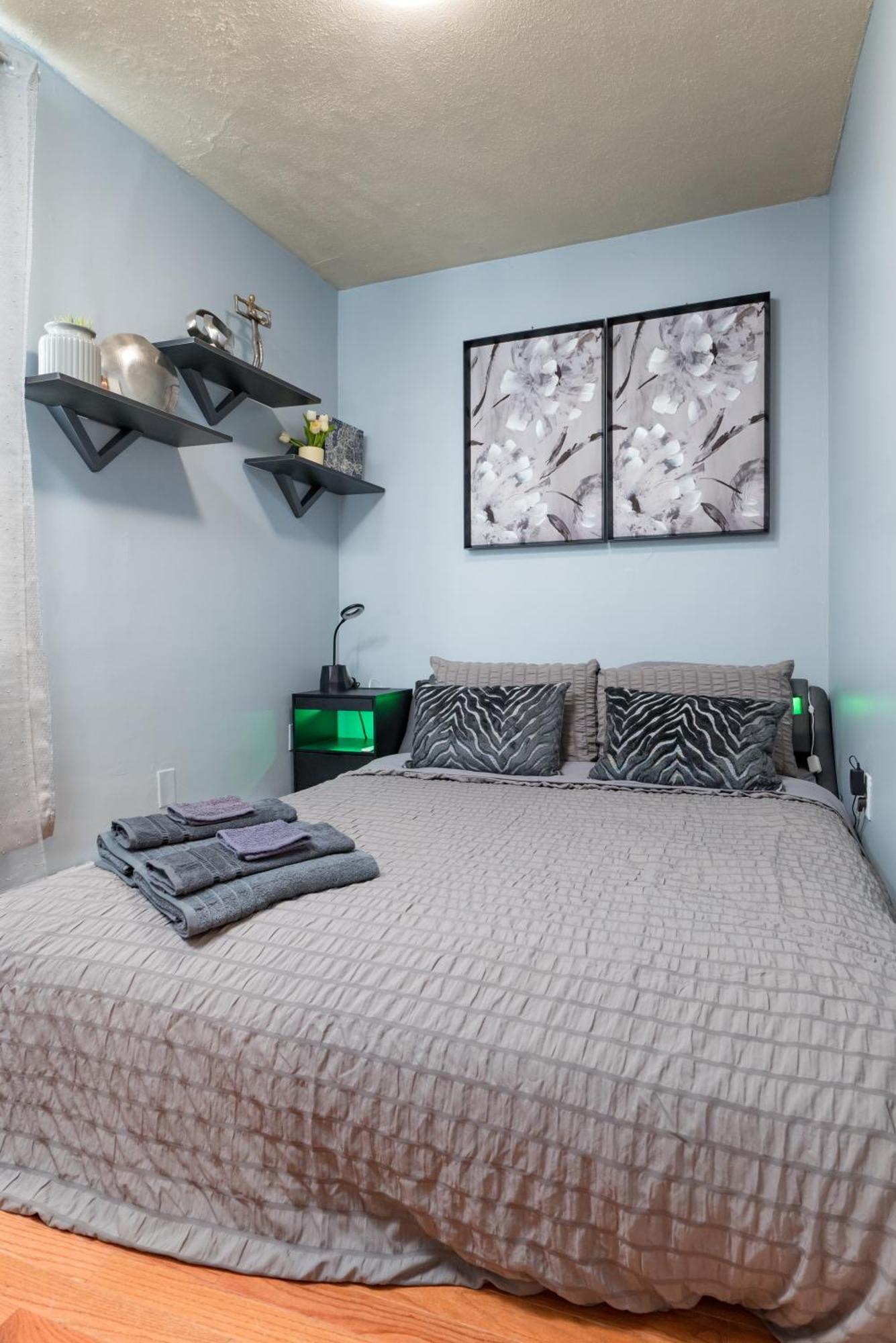 1br In The Heart Of Downtown Famous Nightlife Theater District With Bed Full Of Promises Td Garden Common Park Mbta