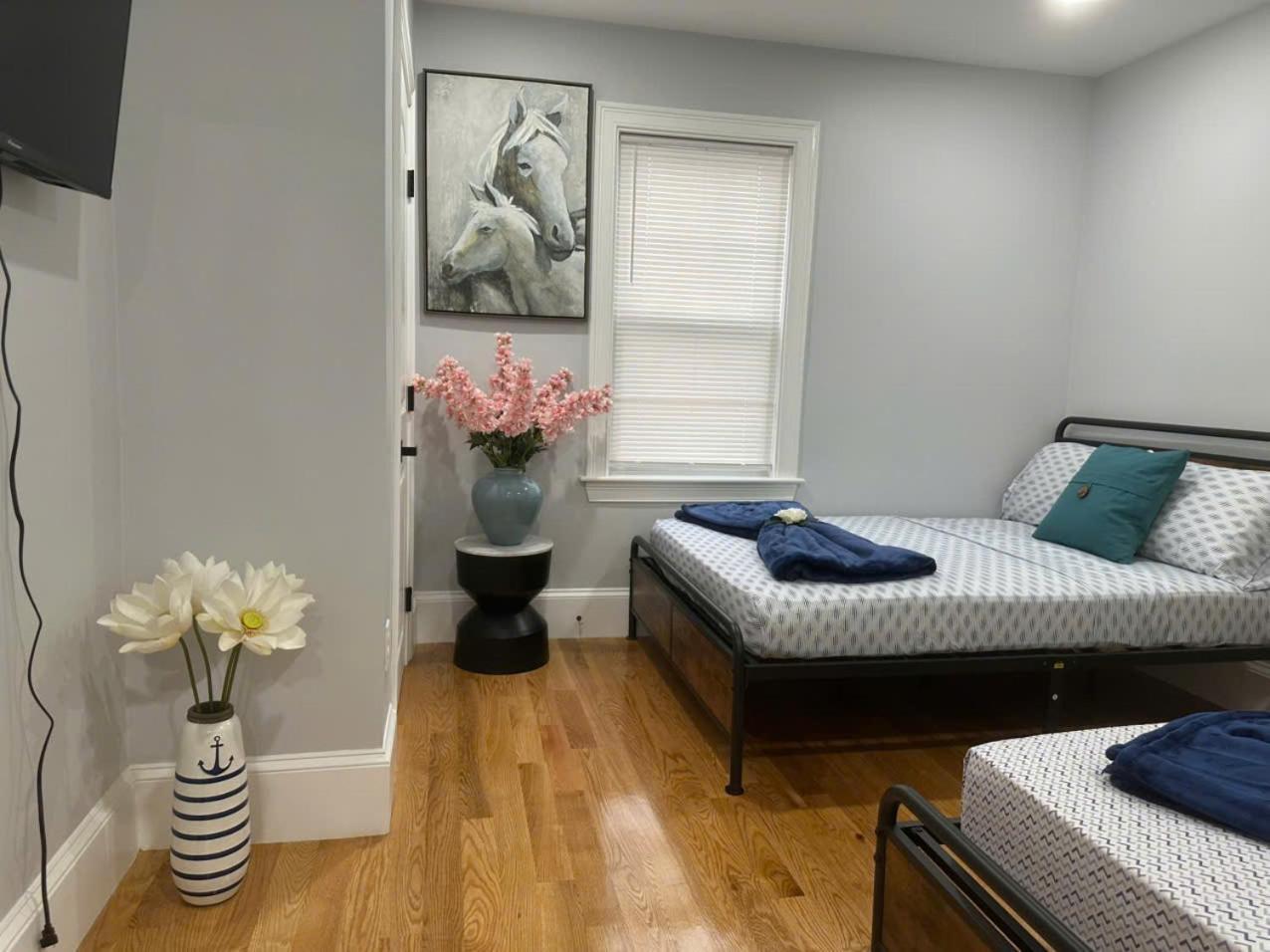 85b Brand New 3br, 2ba, Walk To Transit, Near Apartment *