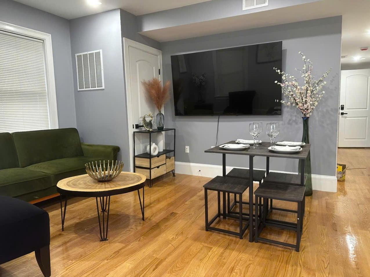 85b Brand New 3br, 2ba, Walk To Transit, Near * Boston