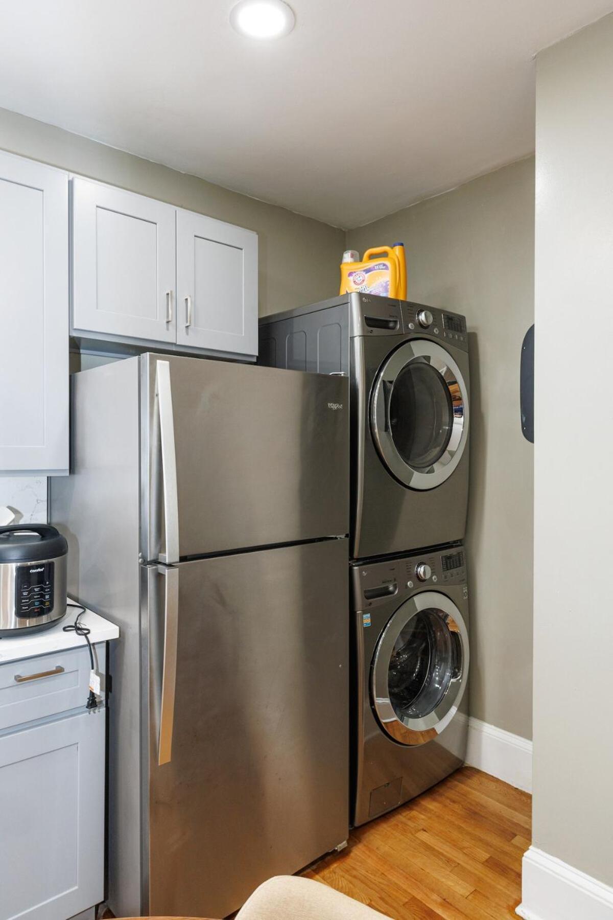 Apartment In-unit Laundry Your Family And Friends Space