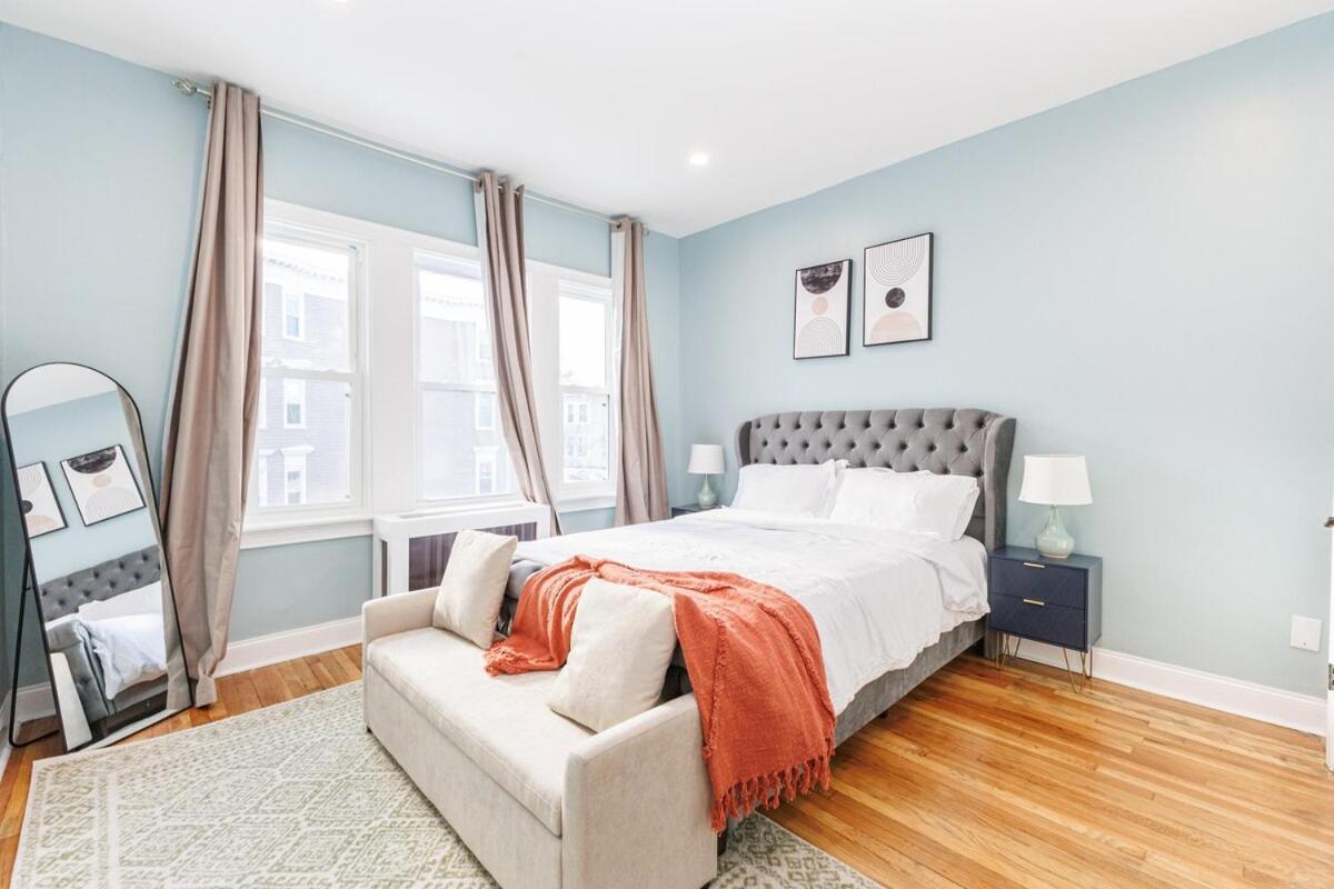 Stylish 3 Bedroom Apartment *