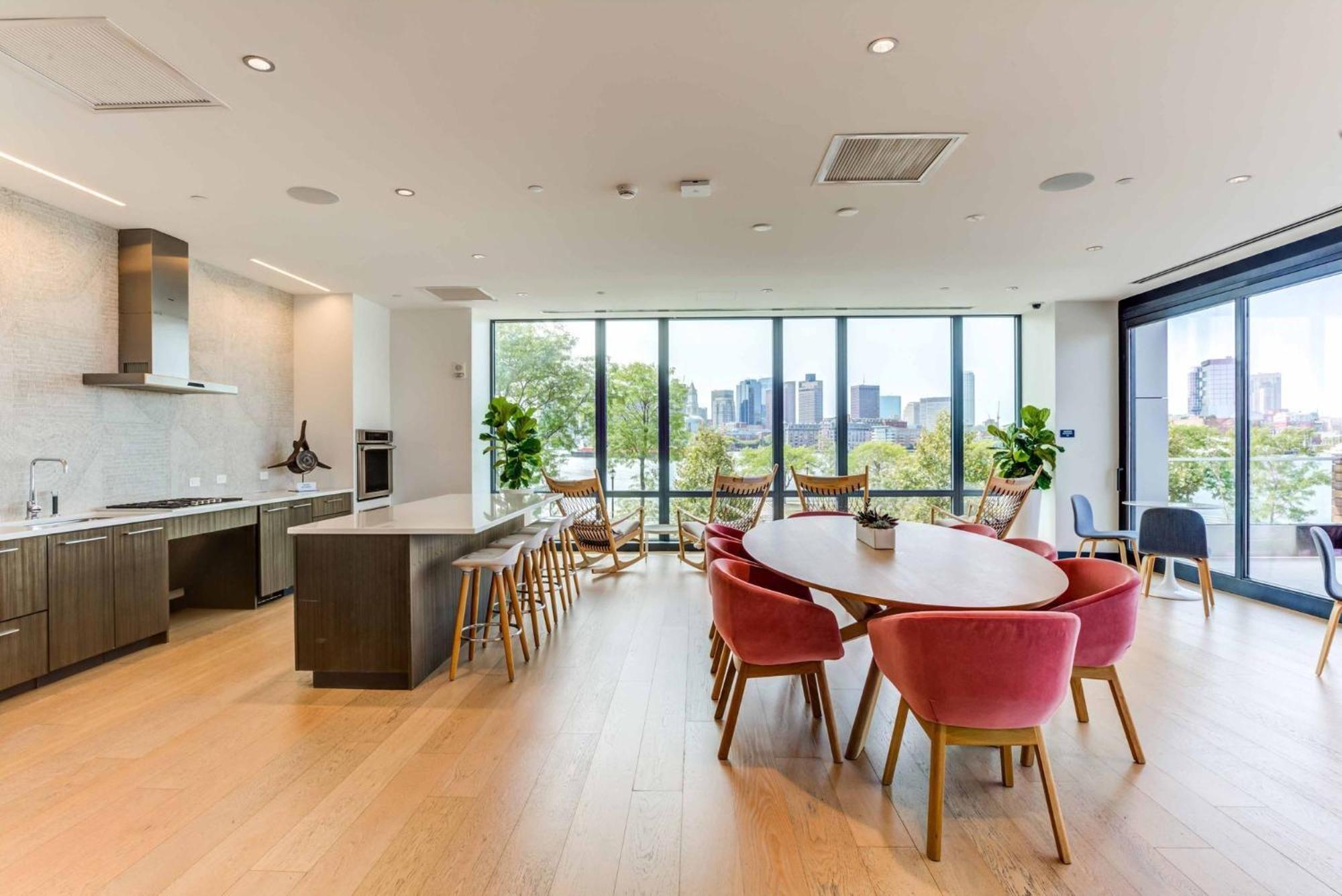 Luxury By Hyatus Downtown *
