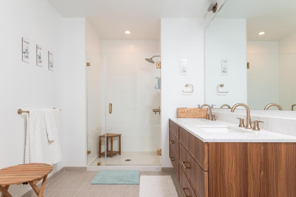 Back-bay Lux 2br With Rooftop And Parking Apartment *