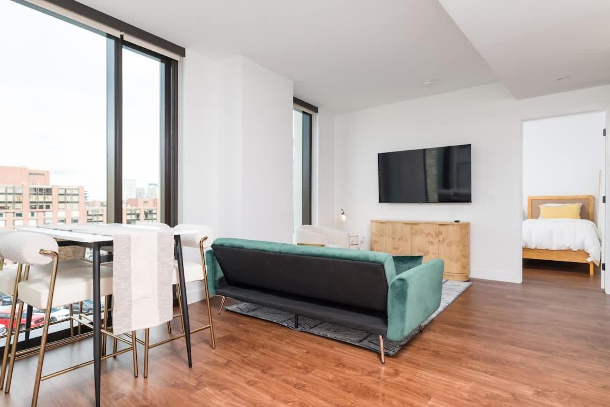 Back-bay Lux 2br With Rooftop And Parking Apartment *