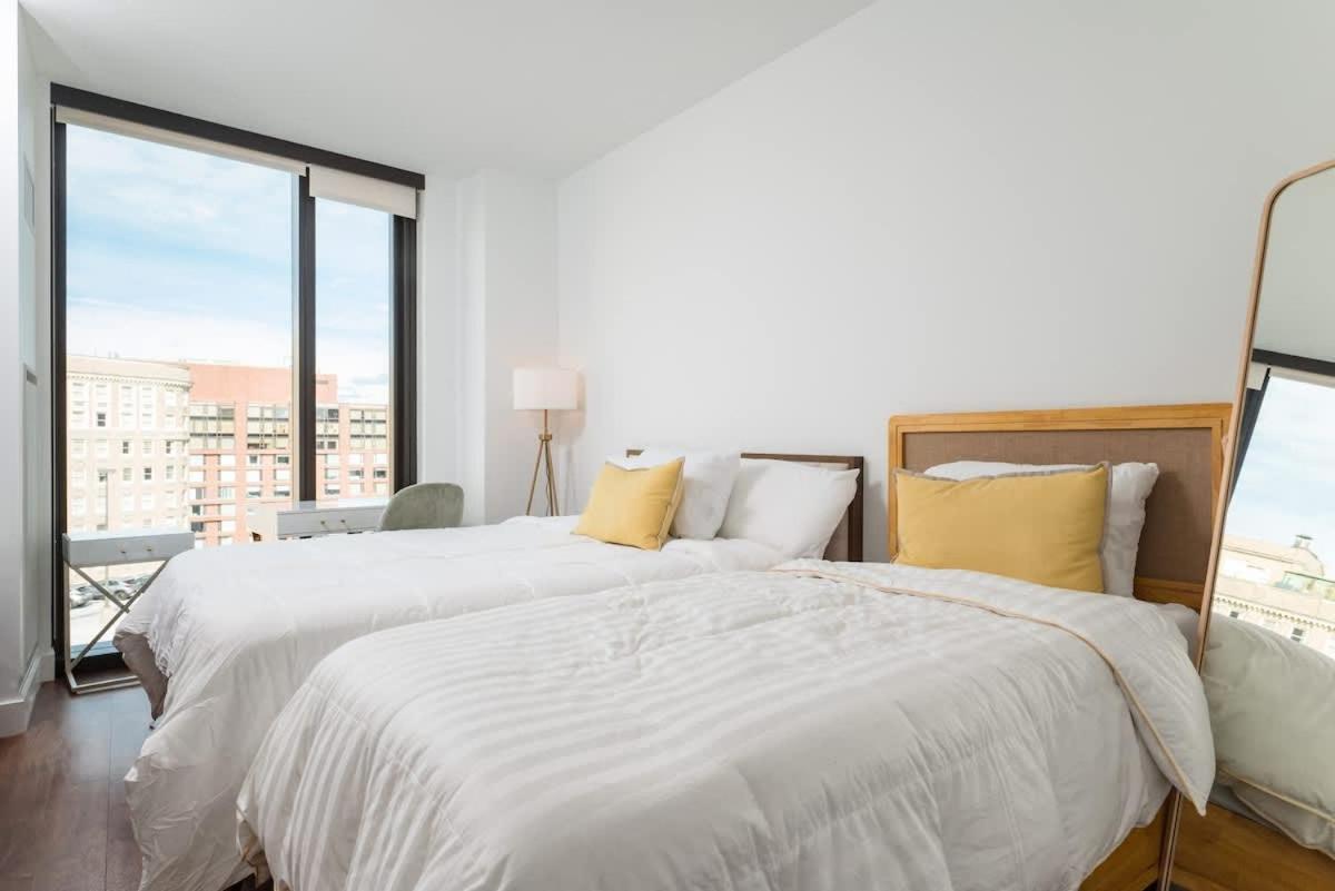 Apartment Back-bay Lux 2br With Rooftop And Parking *