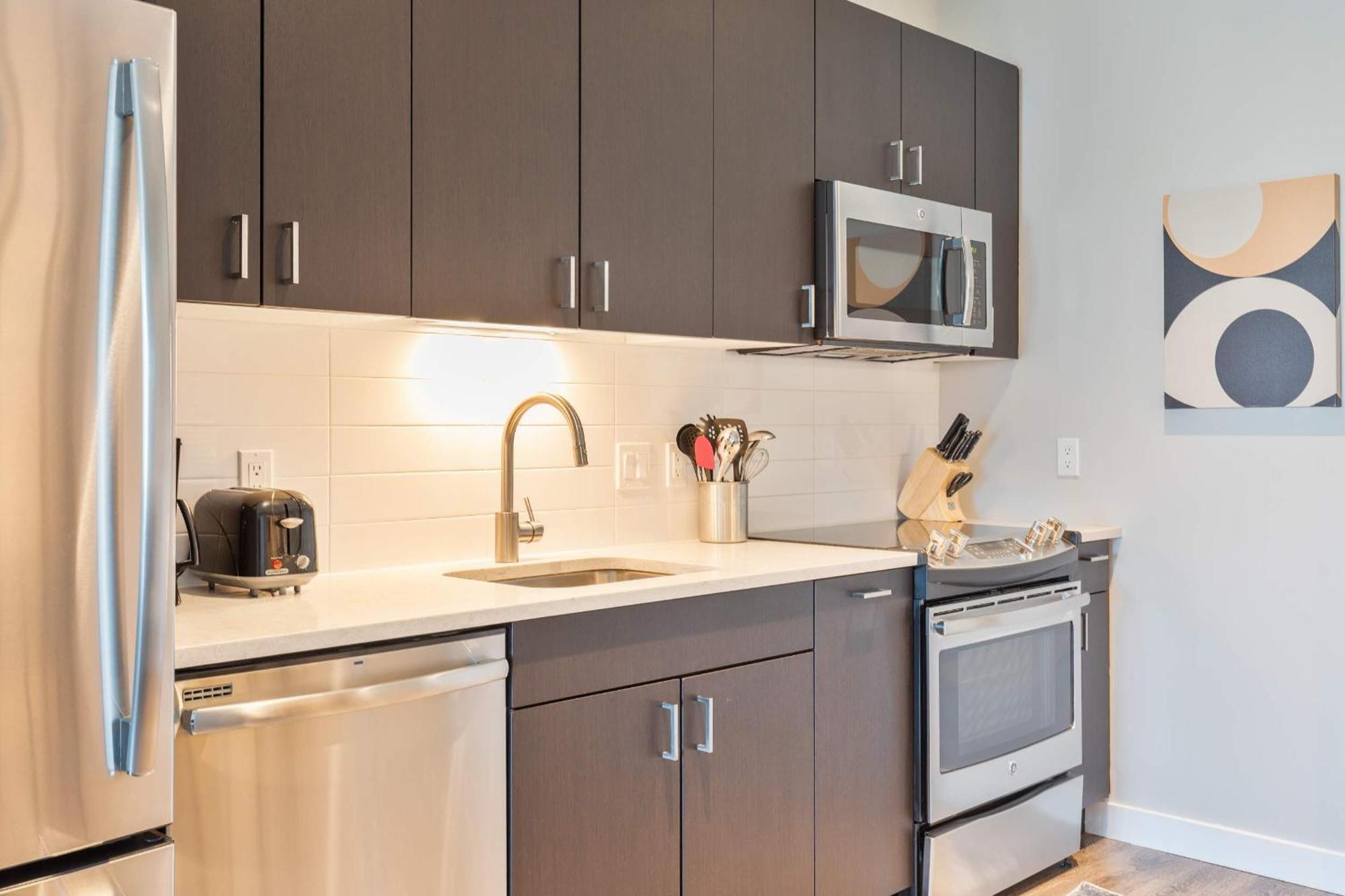 Luxury In Heart Of Seaport *