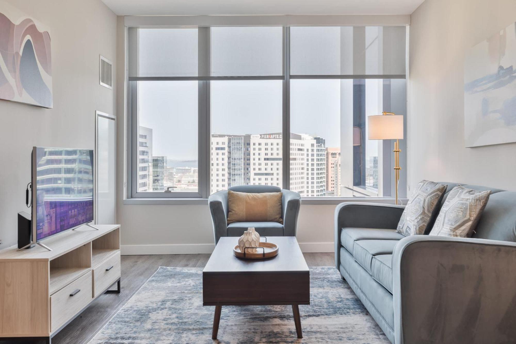 Luxury In Heart Of Seaport *