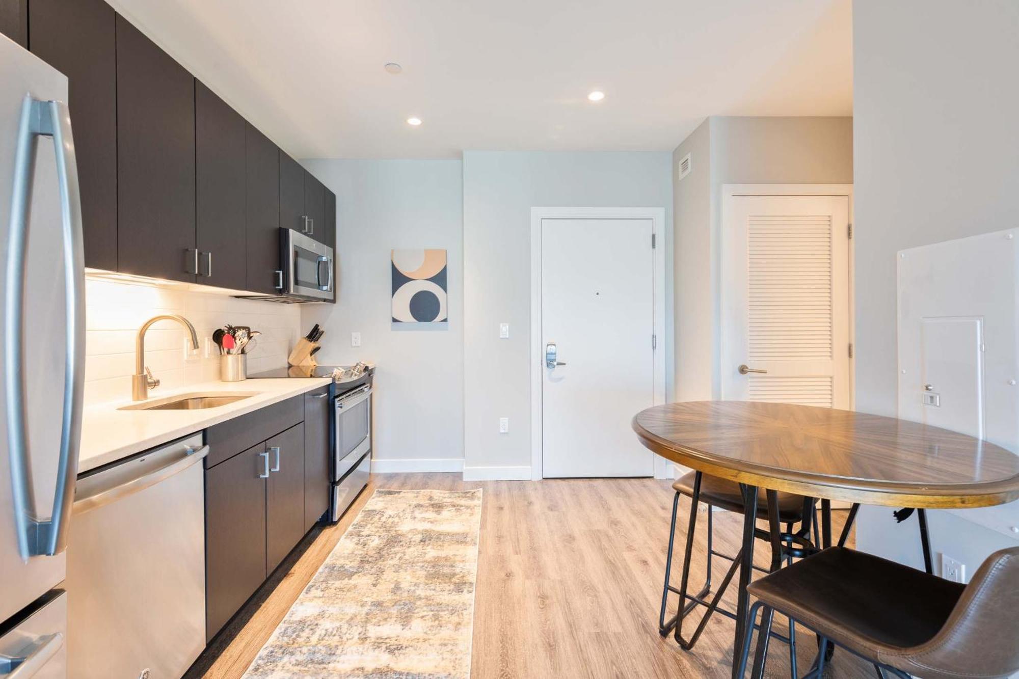 Apartment Luxury In Heart Of Seaport Boston