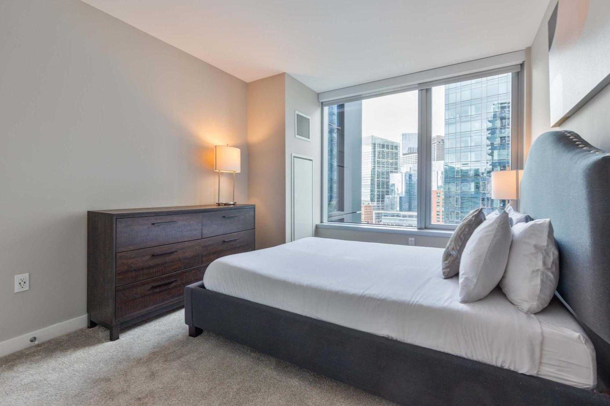 Modern In Seaport With Gym Apartment