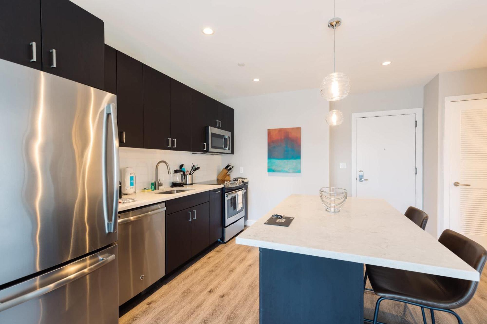 Private Downtown Near Harbor *