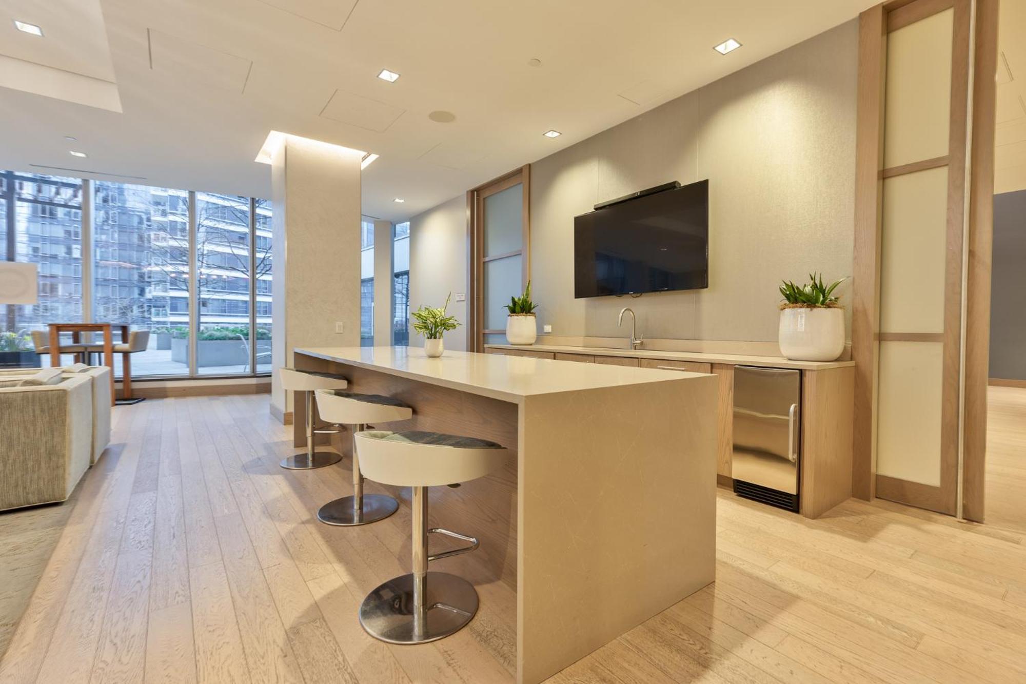 Private 2br Seaport Disctrict *