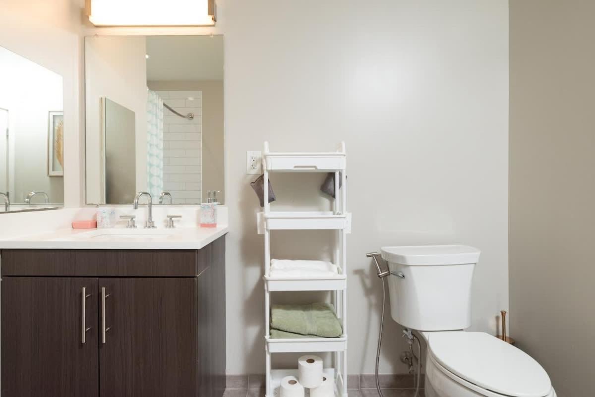 North End 2br W Pool & Gym Boston