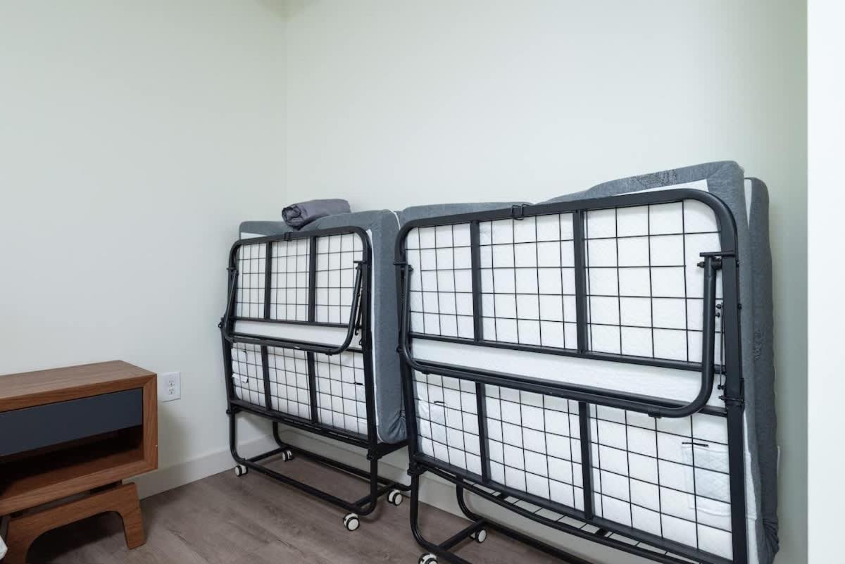 North End 2br W Pool & Gym Apartment *