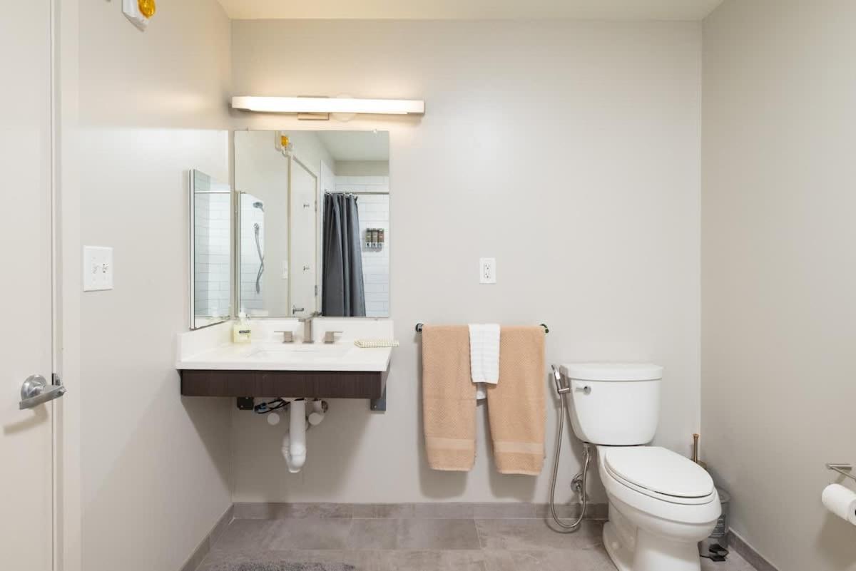 North End 2br W Pool & Gym Boston
