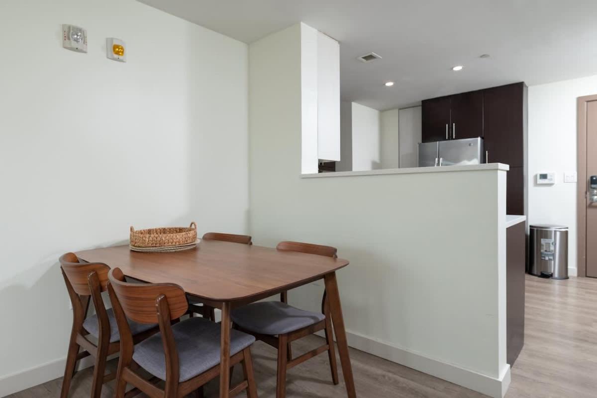 North End 2br W Pool & Gym *