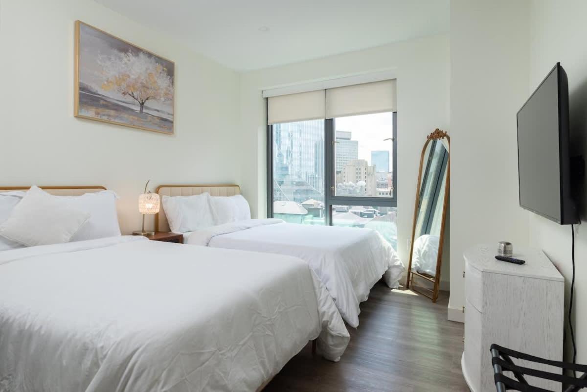 North End 2br W Pool & Gym * Boston