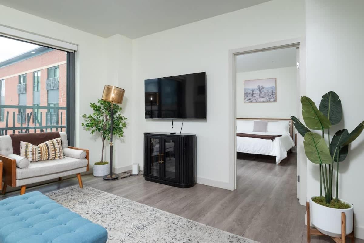 North End 2br W Pool & Gym Boston